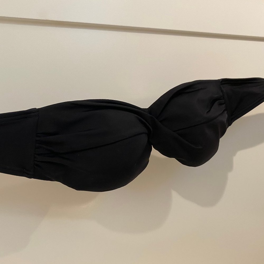 Black strapless bikini top (push up)